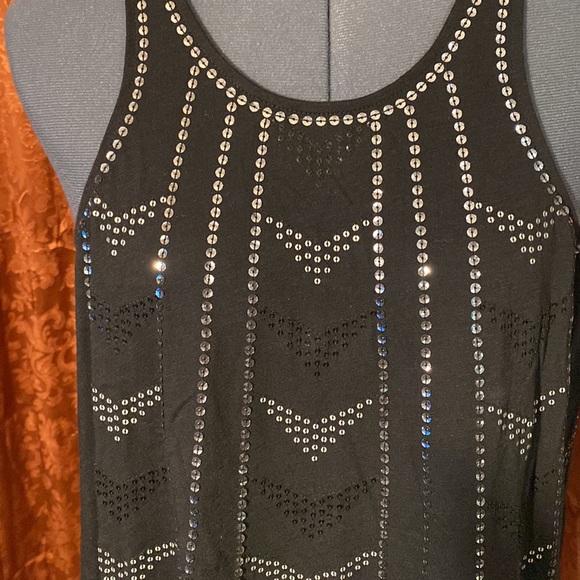 Express Tank Top - Picture 2 of 4